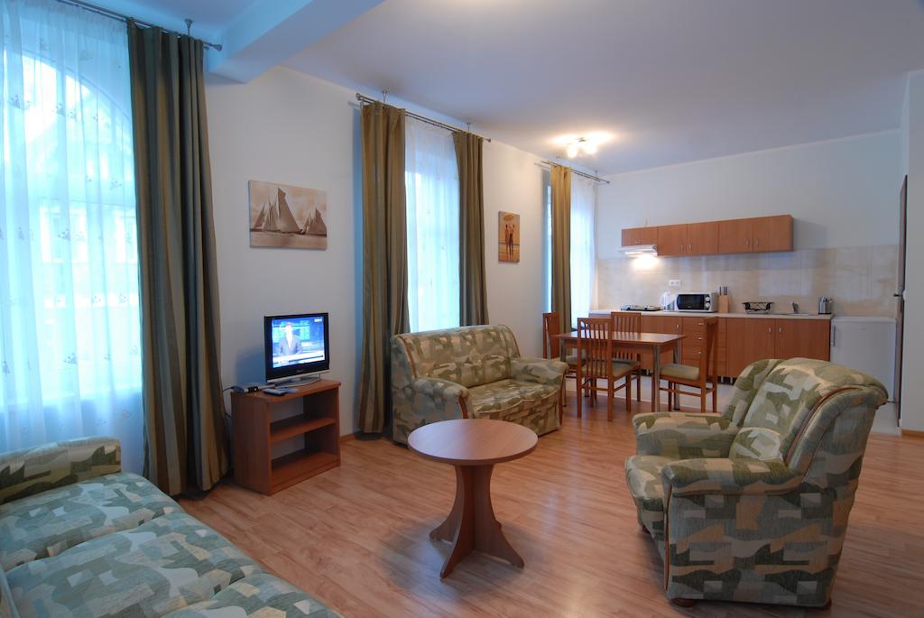 Apartamenty Carmen ชกลาร์สกา ปอเรมบา ห้อง รูปภาพ