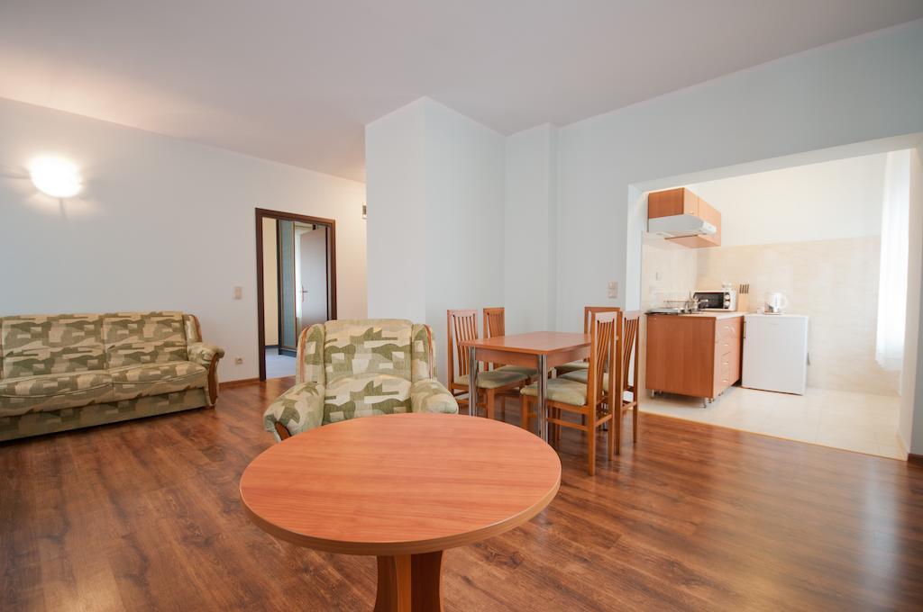 Apartamenty Carmen ชกลาร์สกา ปอเรมบา ห้อง รูปภาพ