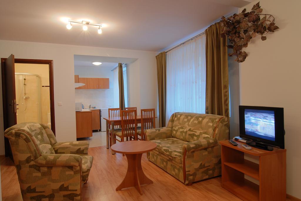 Apartamenty Carmen ชกลาร์สกา ปอเรมบา ห้อง รูปภาพ